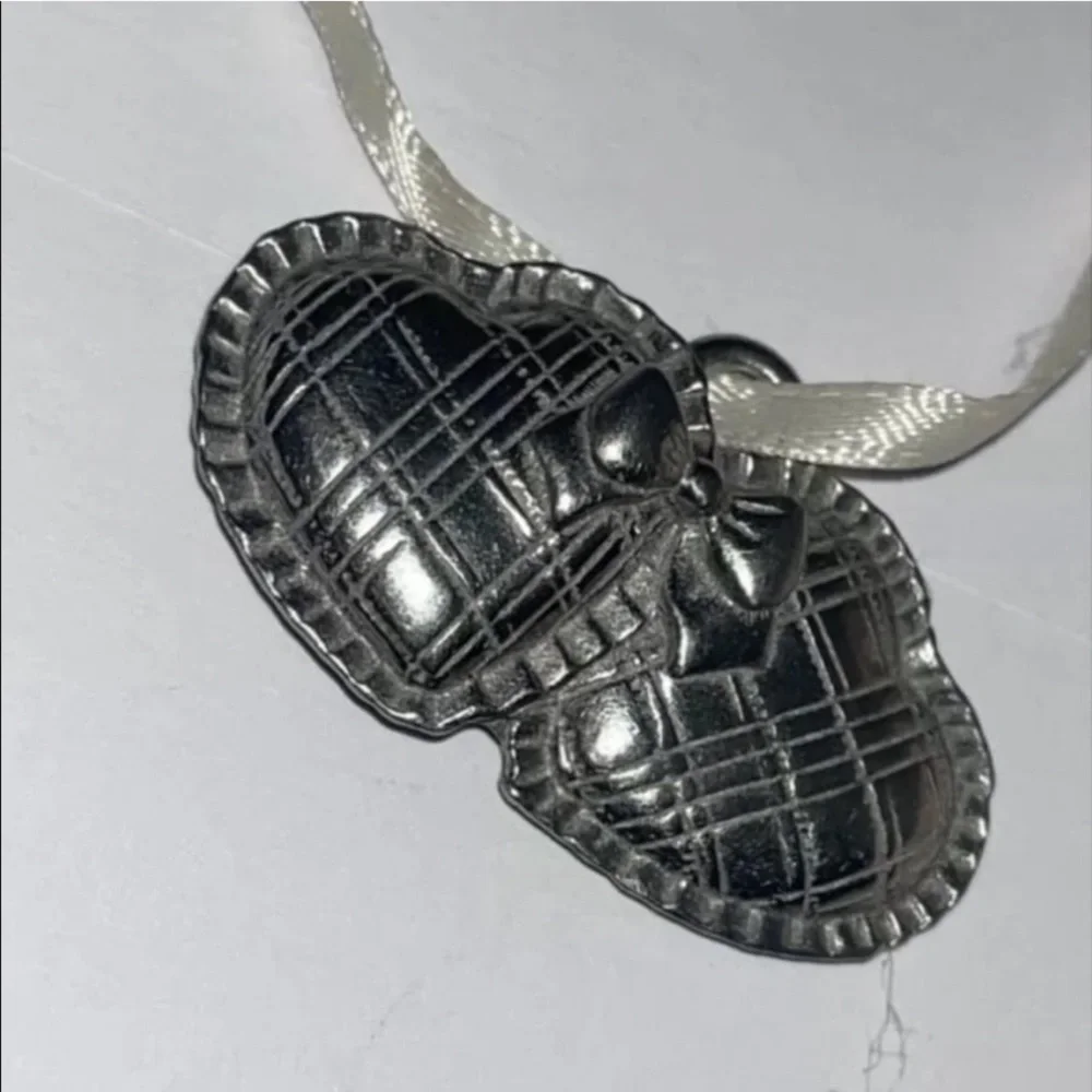 Longaberger Leftie SWEETHEART Chore basket, Pewter Heart Shape Tie-On
